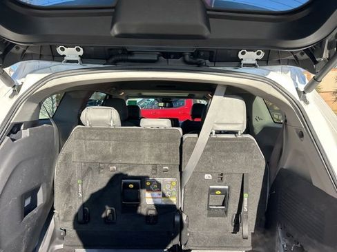 Used 2022 Toyota Sienna XLE image 8