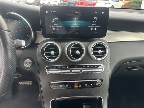 Used 2022 Mercedes-Benz GLC 300 image 30