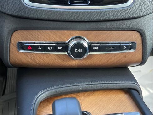 Used 2023 Volvo XC90 B6 Plus w/ Protection Package Premier image 17