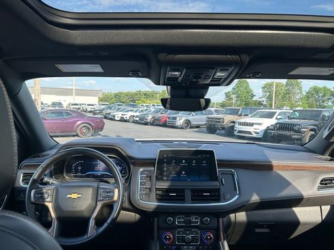 Used 2023 Chevrolet Tahoe High Country AWD/4WD image 10