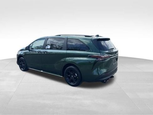 New 2026 Toyota Sienna XLE Woodland Edition AWD/4WD image 3