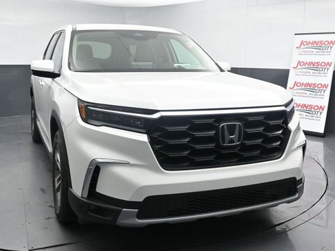 Used 2024 Honda Pilot EX-L image 3