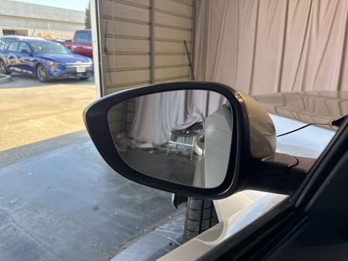 Used 2018 Honda Accord LX image 19