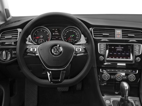 Used 2017 Volkswagen Golf S FWD image 7