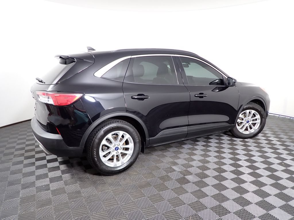 Used 2021 Ford Escape SE w/ Cold Weather Package FWD image 17