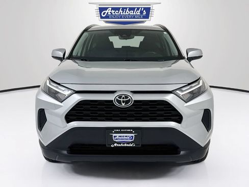 Used 2025 Toyota RAV4 XLE w/ Convenience Package AWD/4WD image 2