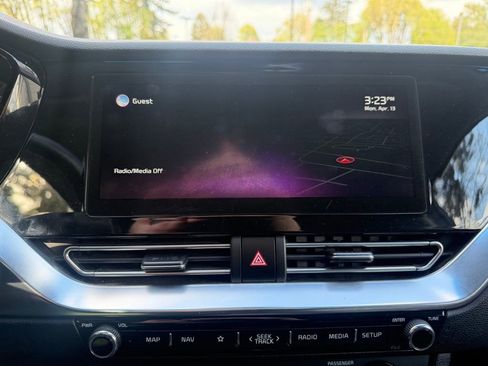 Used 2022 Kia Niro EX w/ Cold Weather Package image 18