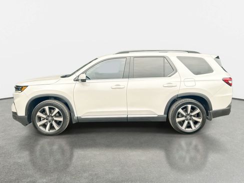 Used 2023 Honda Pilot Touring image 4