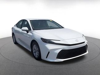 Used 2025 Toyota Camry LE FWD video 2