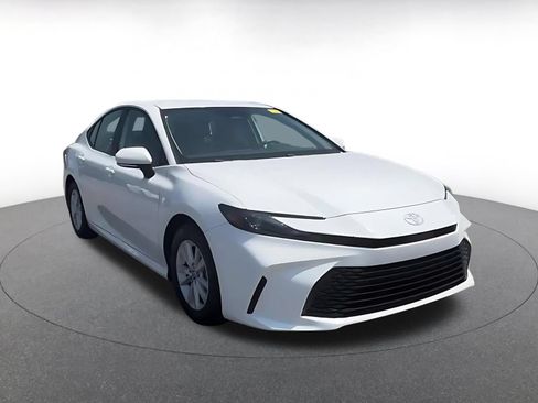 Used 2025 Toyota Camry LE FWD image 2