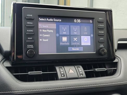 Used 2019 Toyota RAV4 XLE Premium FWD image 26