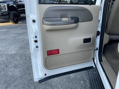 Used 2000 Ford F350 XLT image 30