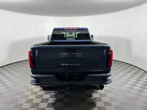 Used 2024 GMC Sierra 2500 Denali Ultimate AWD/4WD image 4