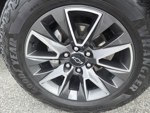 Used 2023 Chevrolet Tahoe Z71 w/ Luxury Package image 15