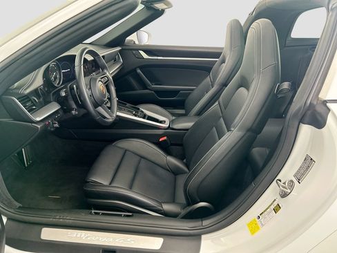 Certified 2022 Porsche 911 Targa 4S AWD/4WD image 5