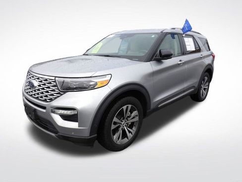 Certified 2020 Ford Explorer Platinum w/ Premium Technology Package image 3