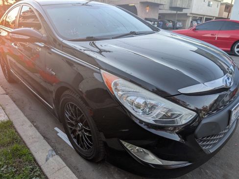 Used 2012 Hyundai Sonata Hybrid w/ Leather Pkg image 4
