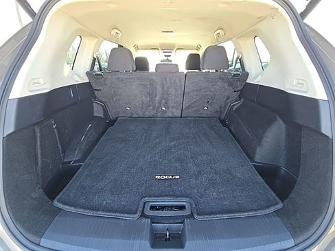 Used 2025 Nissan Rogue SV image 33