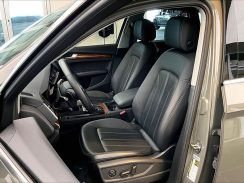 Used 2023 Audi Q5 2.0T Premium Plus w/ Premium Plus Package image 7