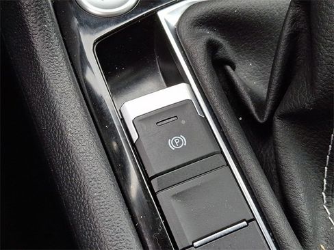 Used 2023 Volkswagen Taos SE image 26