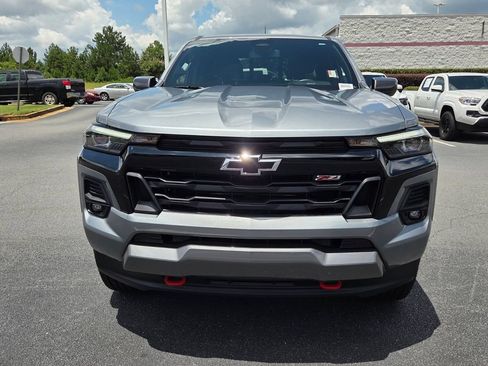 Used 2025 Chevrolet Colorado Z71 AWD/4WD image 2