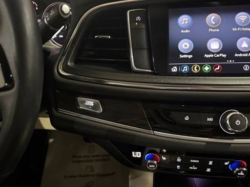 Used 2022 Buick Enclave Essence w/ Experience Buick Package FWD image 20