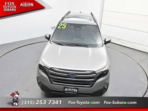 Used 2025 Subaru Forester Premium image 28