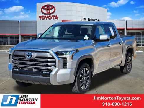 Used 2023 Toyota Tundra Limited image 3