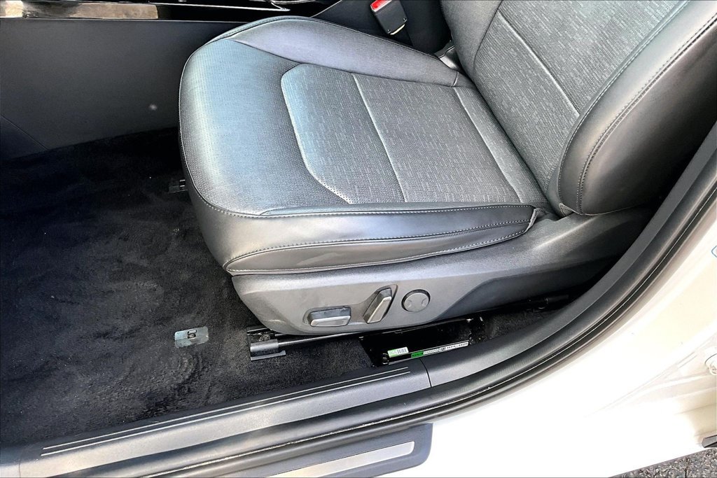 Used 2023 Kia Niro Wave w/ Wave Preserve Package FWD image 38