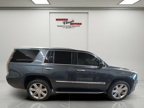 Used 2019 Cadillac Escalade Luxury AWD/4WD image 8