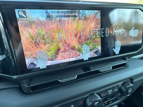 New 2026 Jeep Gladiator Sport AWD/4WD image 29