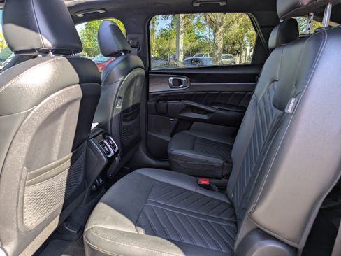 Used 2024 Kia Sorento SX Prestige image 15