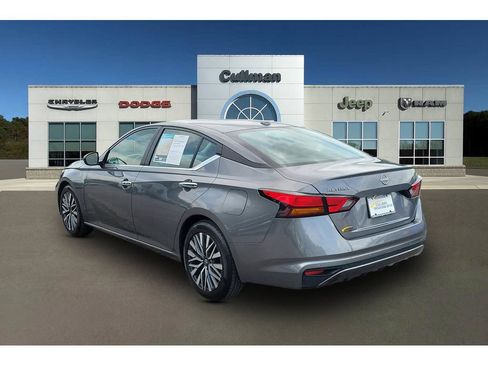 Used 2025 Nissan Altima 2.5 SV FWD image 5