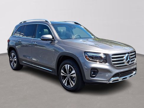 Used 2026 Mercedes-Benz GLB 250 4MATIC image 3