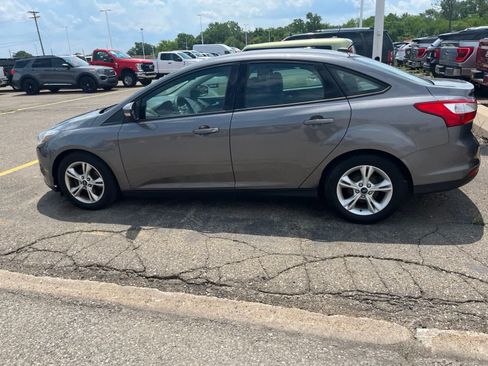 Used 2014 Ford Focus SE FWD image 9