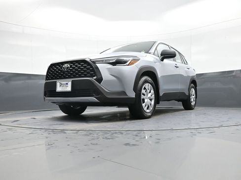 Certified 2024 Toyota Corolla Cross L image 25