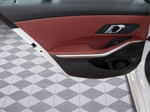 Used 2025 BMW 330i 330i w/ Premium Package image 9