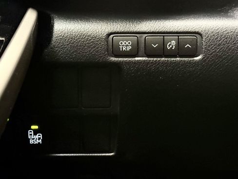 Used 2016 Lexus IS 300 AWD w/ Navigation System Package image 18