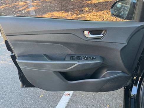 Used 2020 Hyundai Accent SE image 19