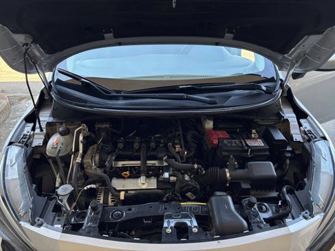 Used 2025 Nissan Versa SV FWD image 31