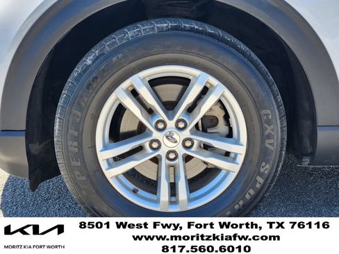 Used 2020 Ford Explorer XLT w/ Equipment Group 202A RWD image 9