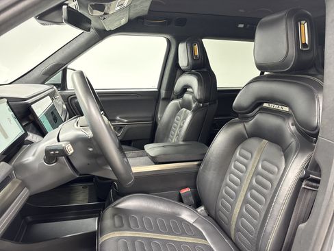 Used 2024 Rivian R1S Adventure AWD/4WD image 20
