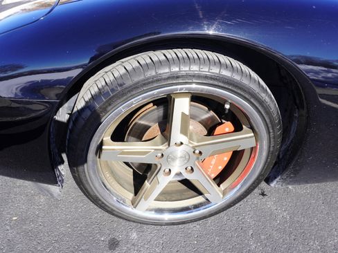 Used 2004 Chevrolet Corvette 2dr Convertible w/ Preferred Equipment Group image 32