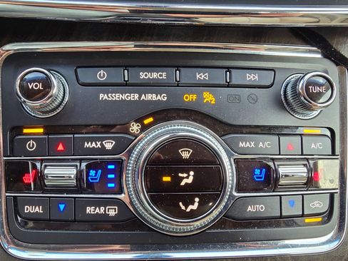 Used 2019 Lincoln Continental Select image 17