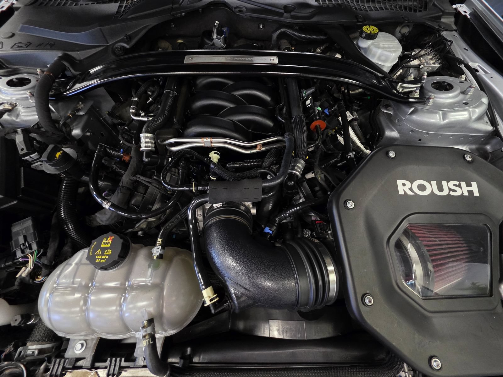Used 2023 Ford Mustang GT Premium w/ Equipment Group 401A RWD image 3