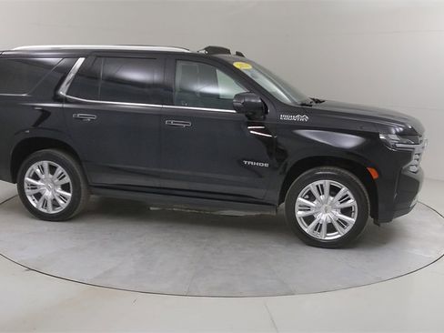 Used 2021 Chevrolet Tahoe High Country w/ Premium Package image 13