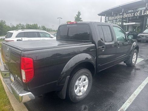 Used 2011 Nissan Frontier SV w/ SV Premium Utility Pkg AWD/4WD image 3