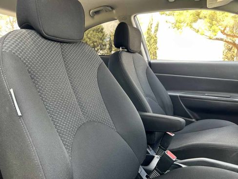 Used 2009 Hyundai Accent GS w/ Premium Pkg 3 image 17