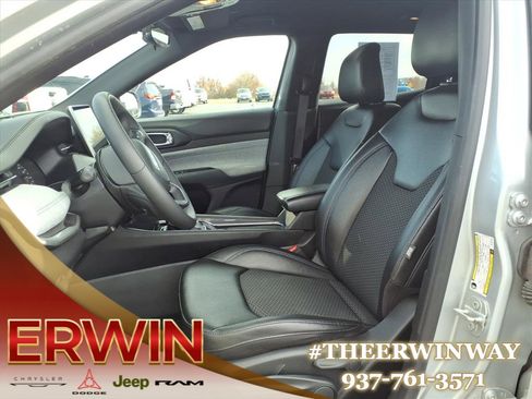 Certified 2024 Jeep Compass Latitude image 12