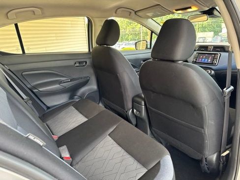 Used 2025 Nissan Versa SV FWD image 5